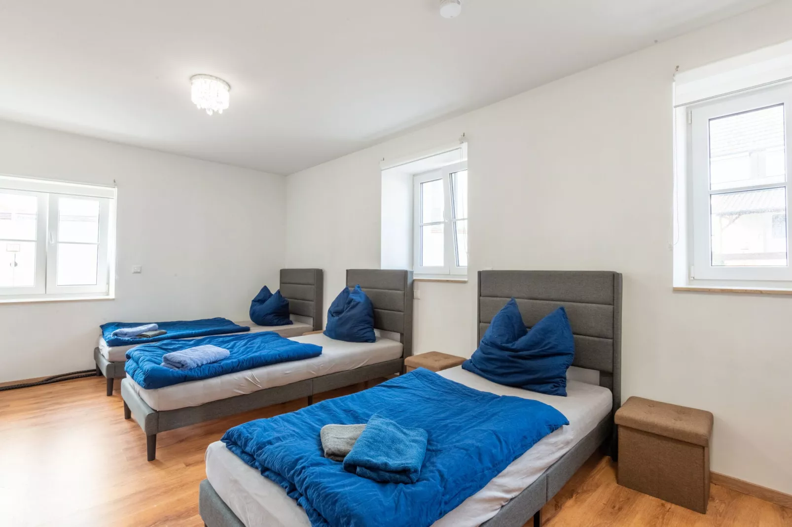 Ferienwohnung Haunsheim - rechts & links-Schlafzimmer