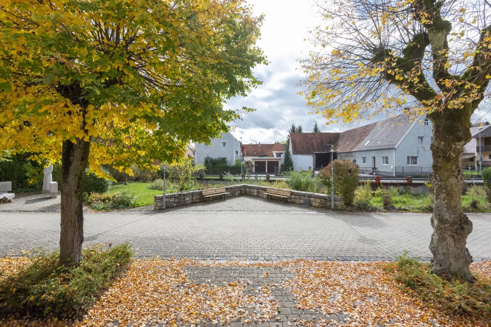 Ferienwohnung Haunsheim - rechts & links-Aussicht Sommer