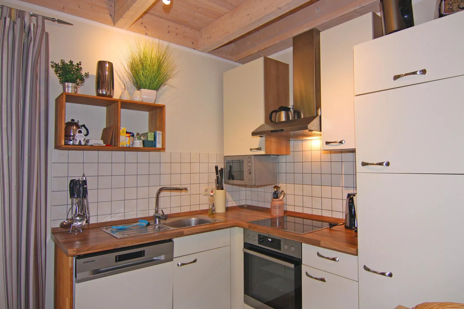 DHH Ostseehaus  I links-Kitchen