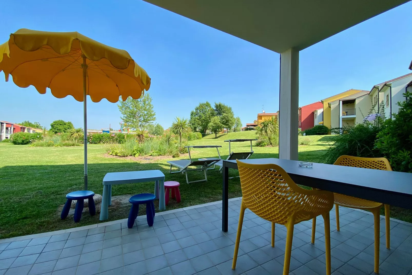 Residence Belvedere Village Castelnuovo del Garda-Trilo Family-Balcon-terrasse
