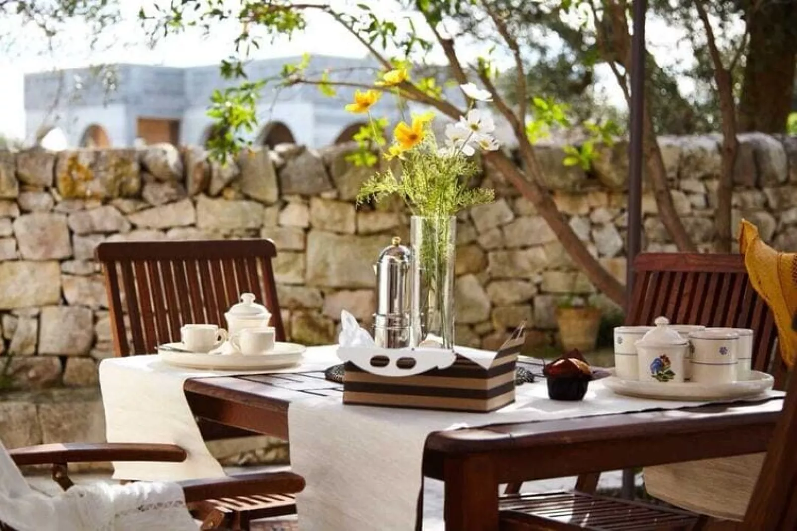 Trulli Azzalema Cisternino-Exterior summer