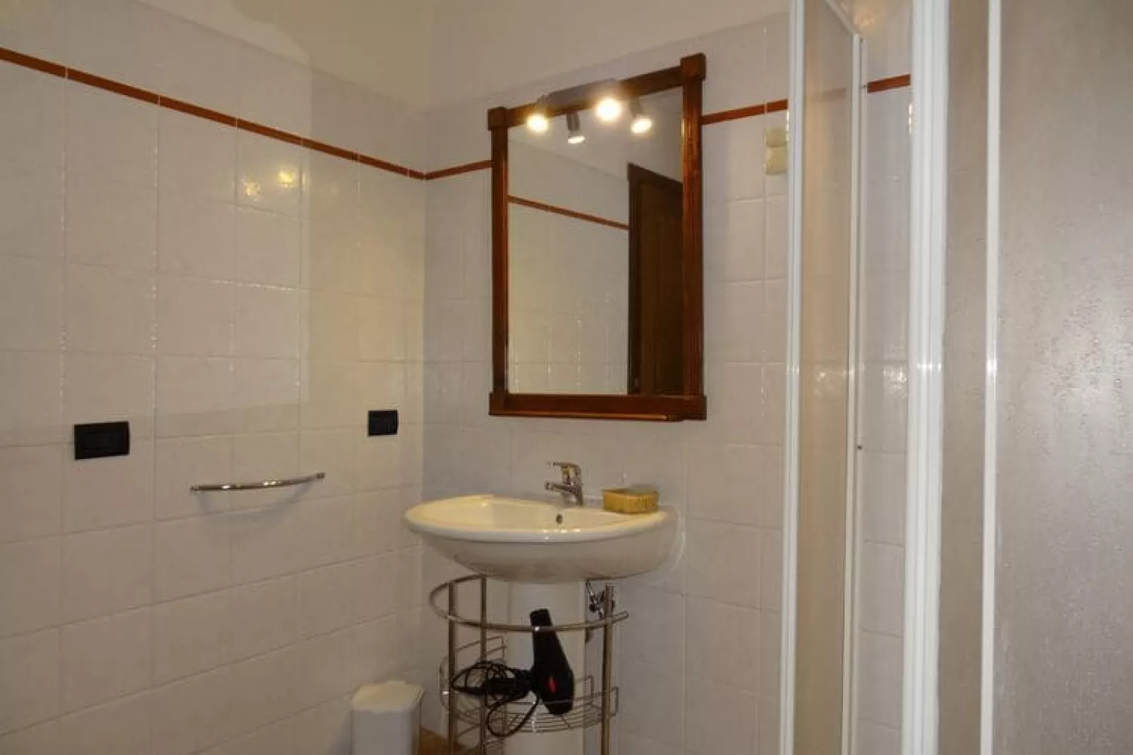 Agri-tourism Casale Giulia, Volterra-App.Typ B Melograno, Mandorlo-Bathroom