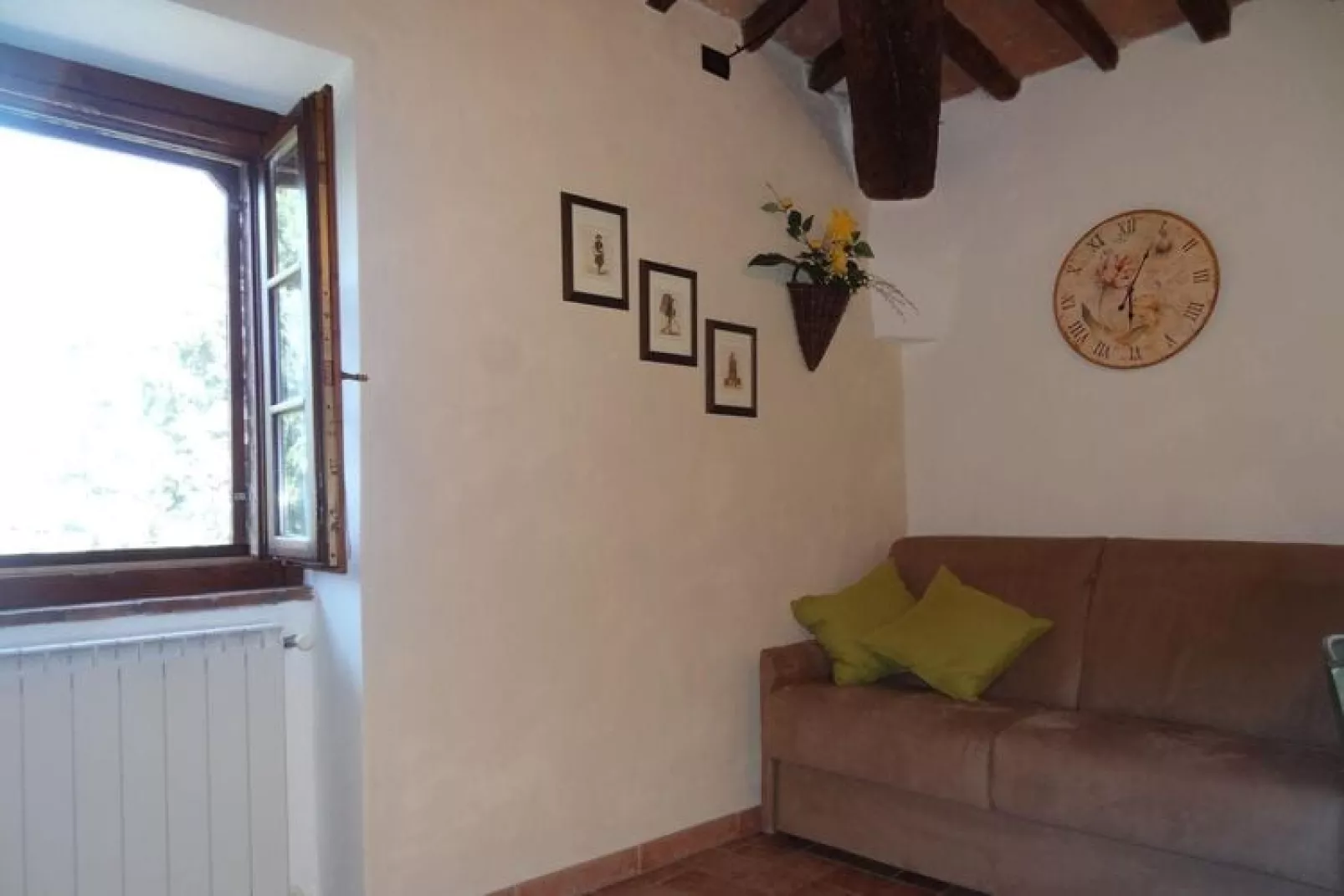 Agri-tourism Casale Giulia, Volterra-App.Typ B Melograno, Mandorlo-Living room