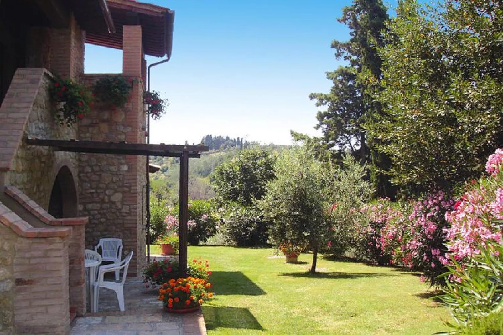 Agri-tourism Casale Giulia, Volterra-App Typ C Abete, Quercia-Gardens summer