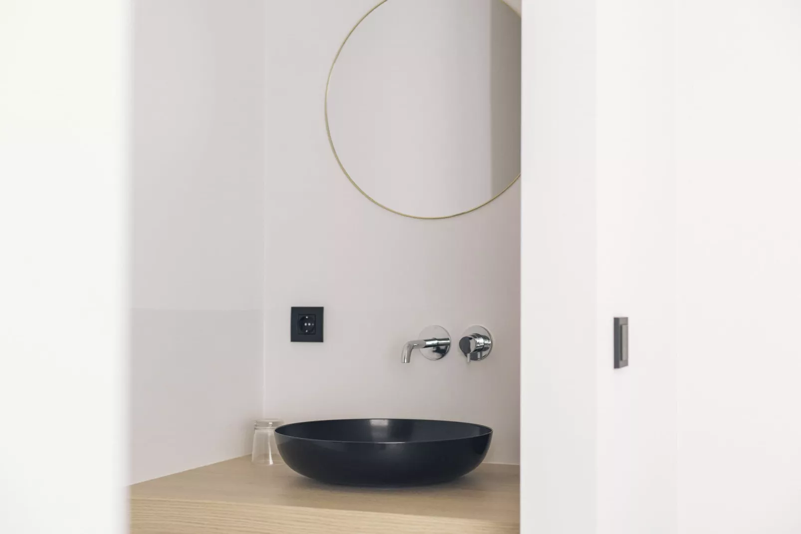Charlie's house-Bathroom