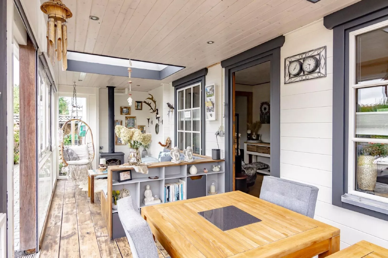 Groepswoning 2-11 personen aan het Zuidlaardermeer in Groningen met sloep optie-Terrace balcony