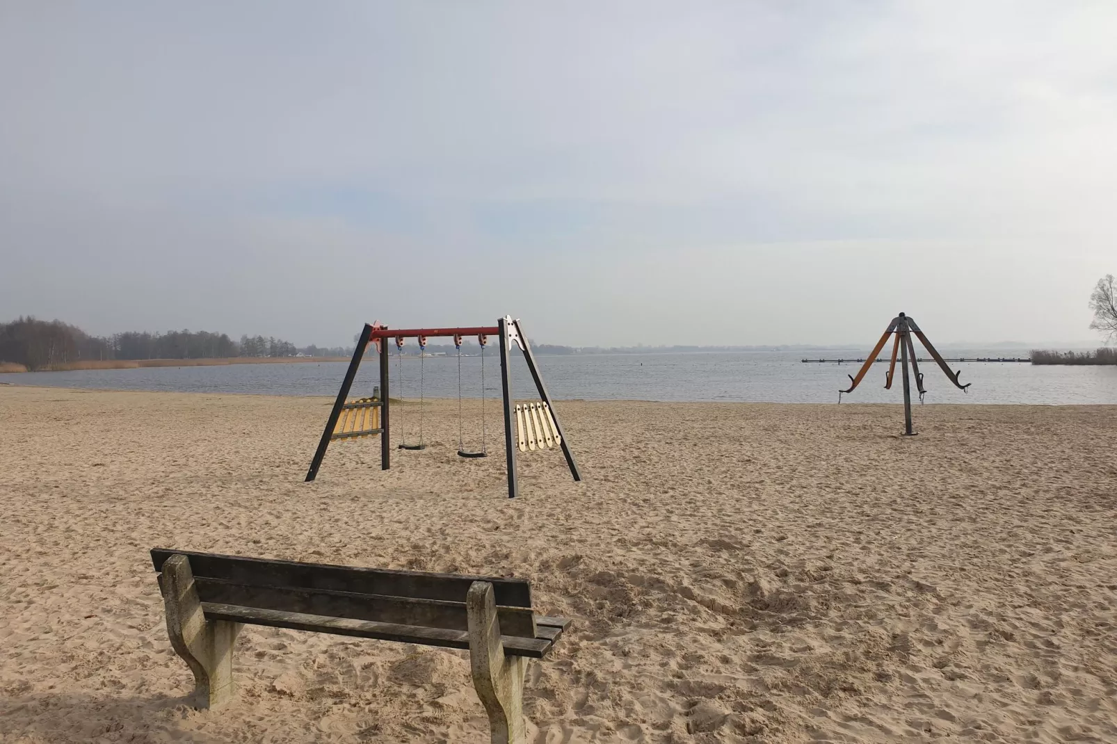 Groepswoning 2-11 personen aan het Zuidlaardermeer in Groningen met sloep optie-Areas summer 5km