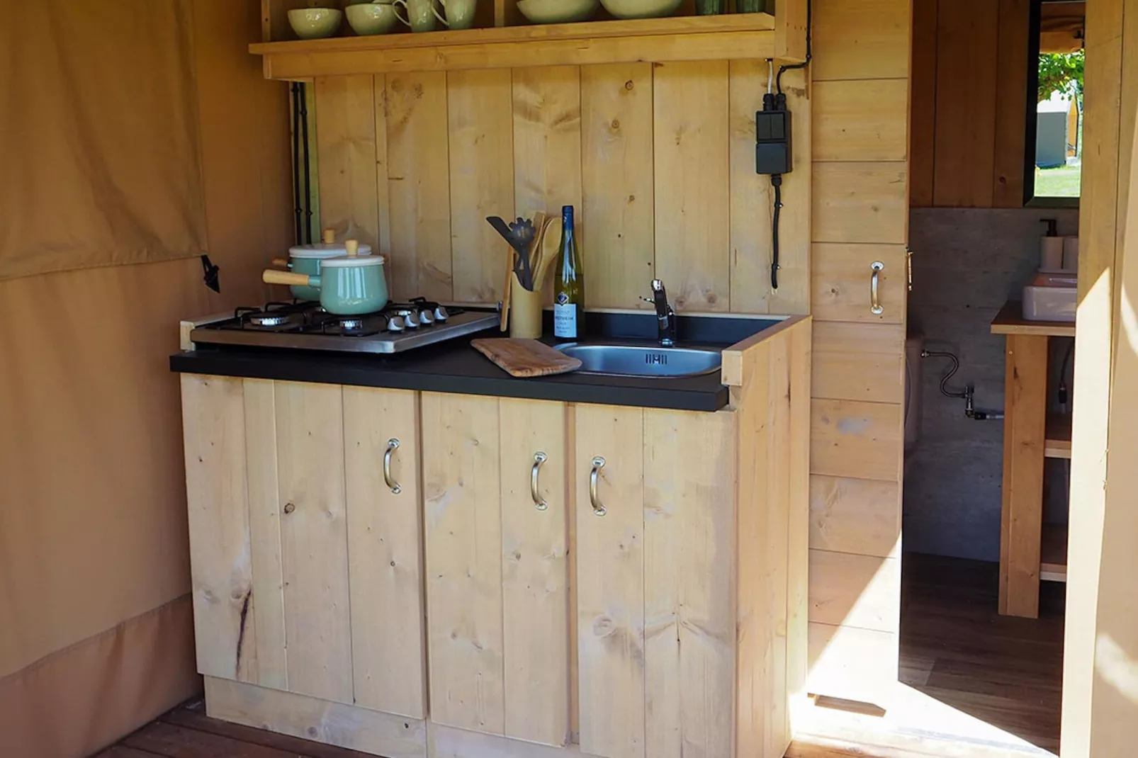 Glamping Resort Lauwersmeer 1-Kitchen