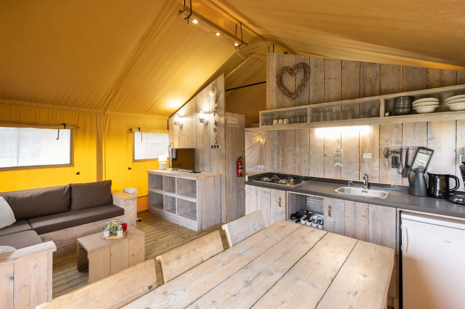 Glamping Resort Lauwersmeer 2-Kitchen
