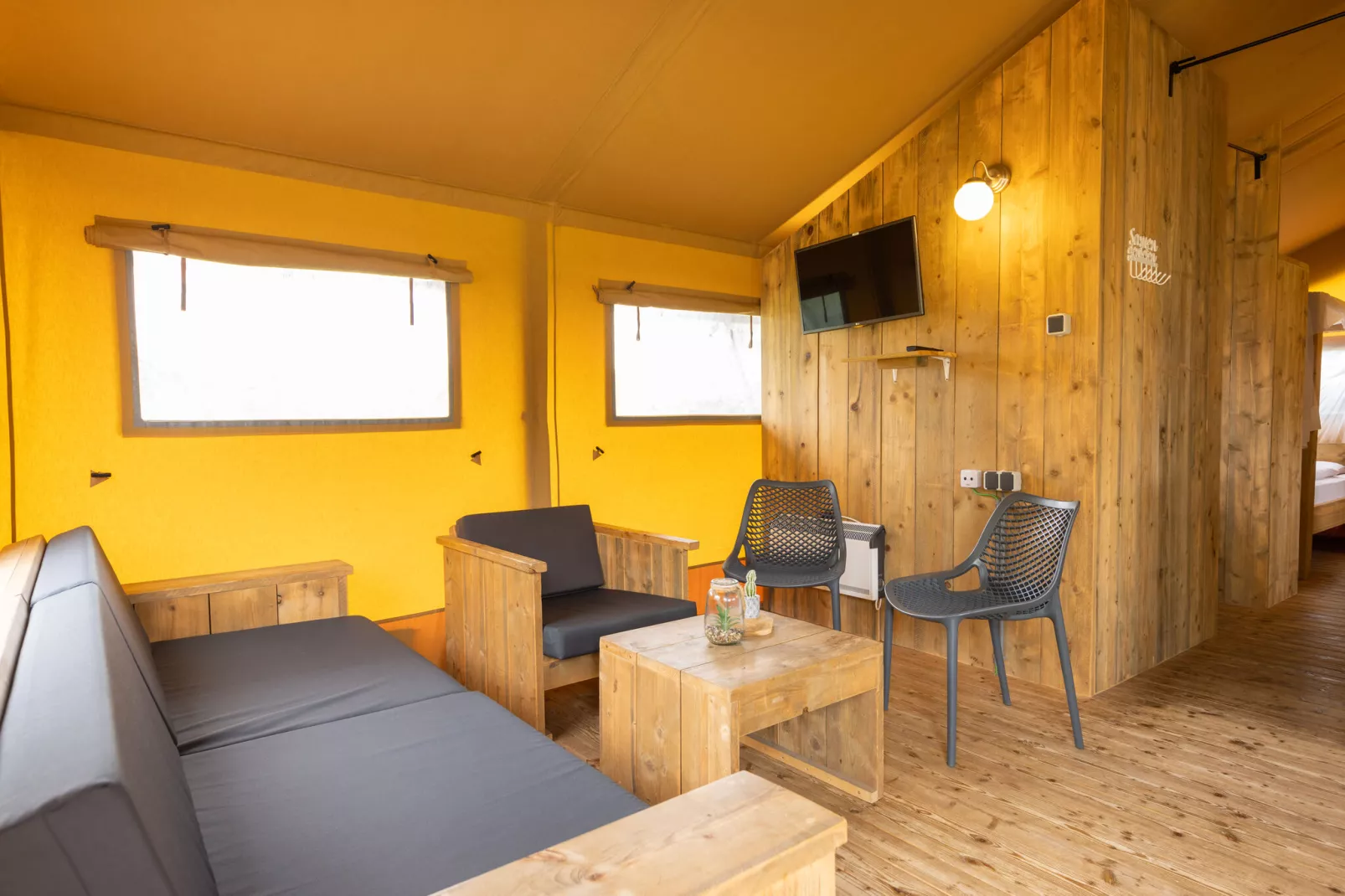 Glamping Resort Lauwersmeer 3-Living room