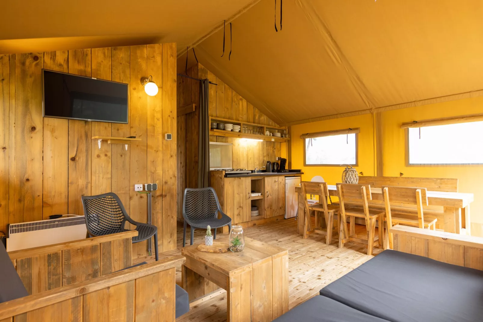 Glamping Resort Lauwersmeer 3-Living room