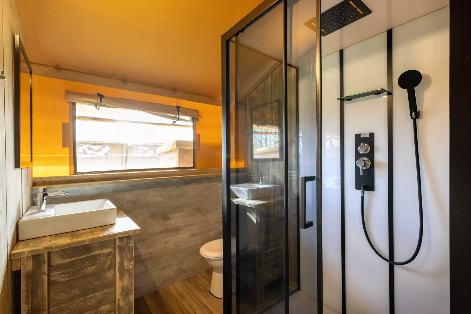 Glamping Resort Lauwersmeer 3-Bathroom
