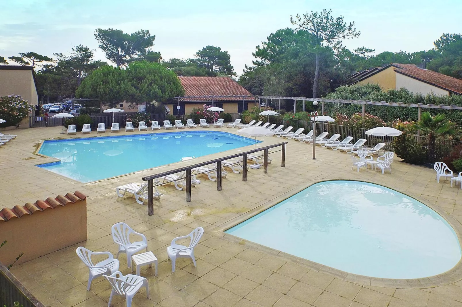 Holiday resort Soulac-sur-Mer Bordeaux Médoc - Soulac-sur-Mer // Gîte 3 pcs 6 pers et 1 bébé VUE MER-Pool