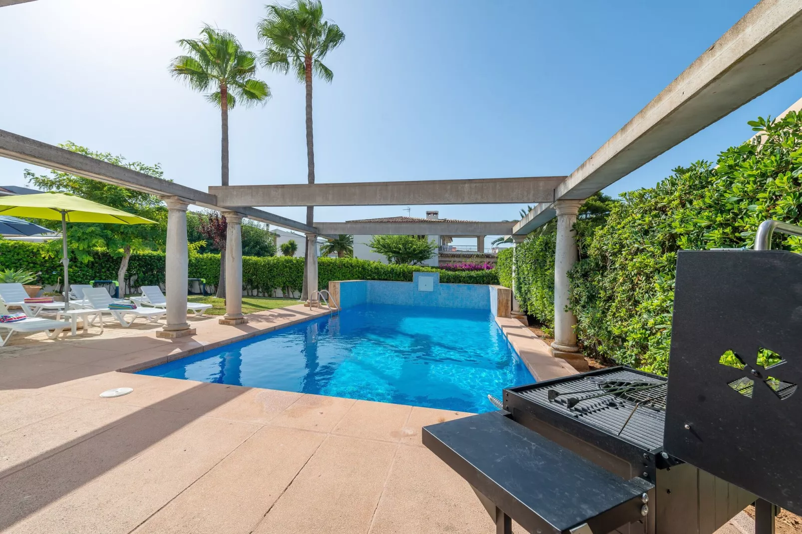 Estrel-Pool