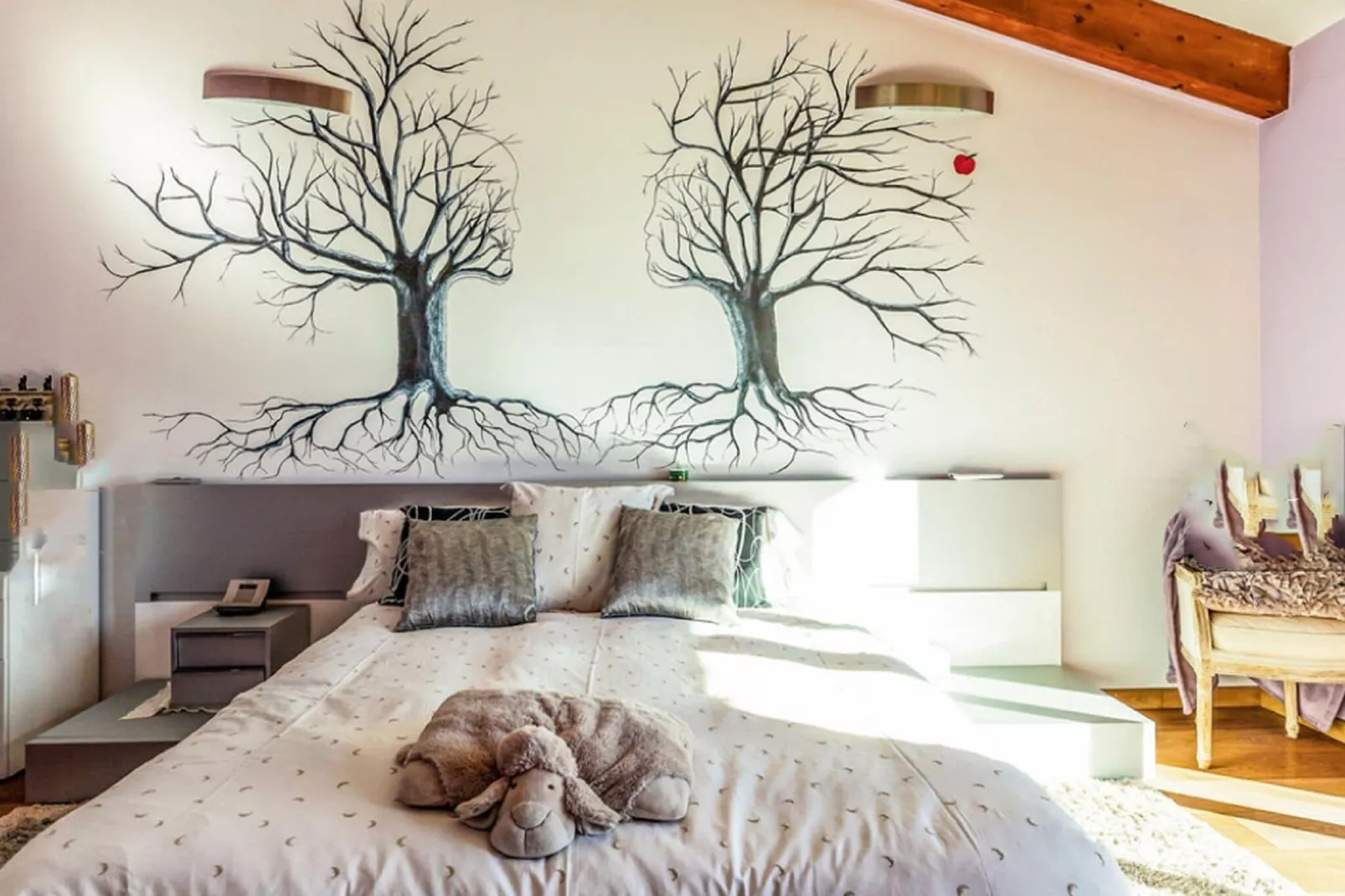 Preciosa casa con jardin-Bedroom
