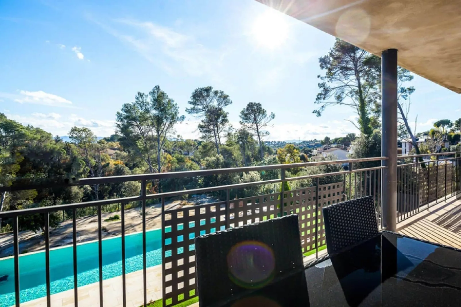 Preciosa casa con jardin-Terrace balcony