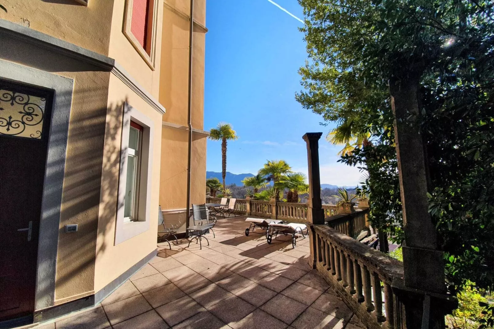 Simonetta Vignone-Terrace balcony