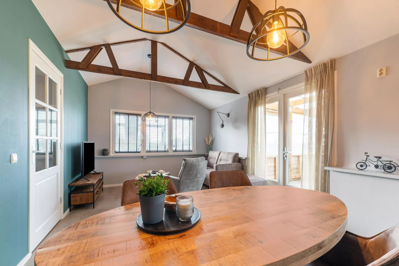 Reggezicht-Dining room