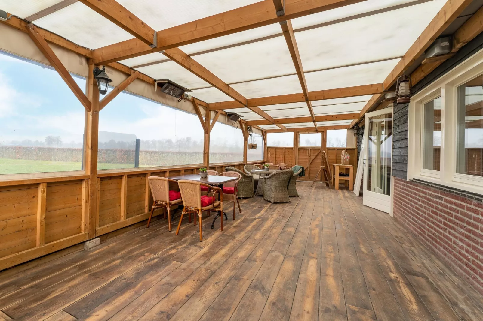 Reggezicht-Terrace balcony