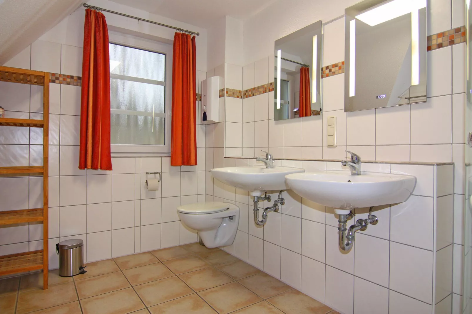 DHH Ostseehaus II rechts-Bathroom
