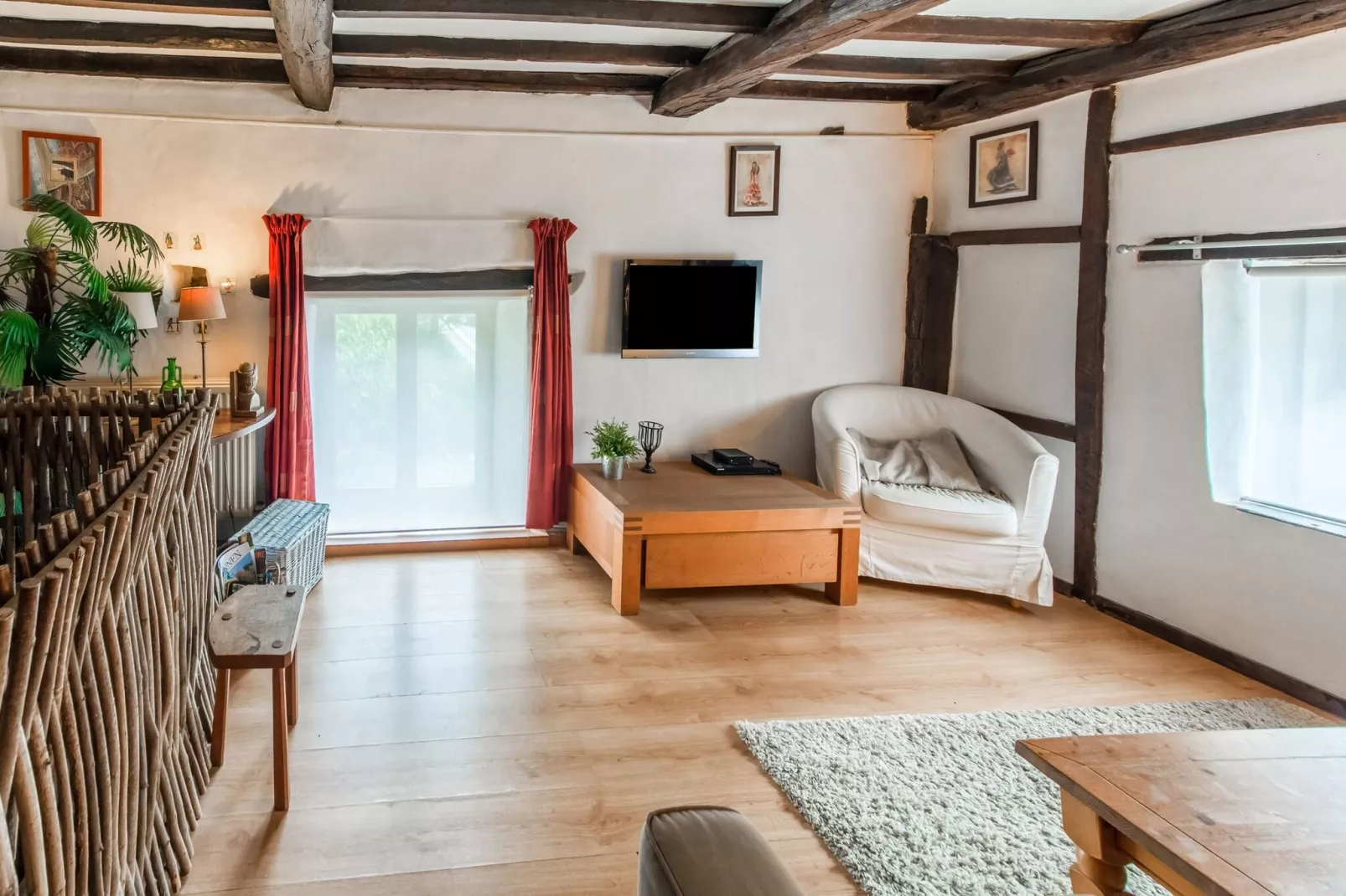 Aux Petits Nutons-Living room