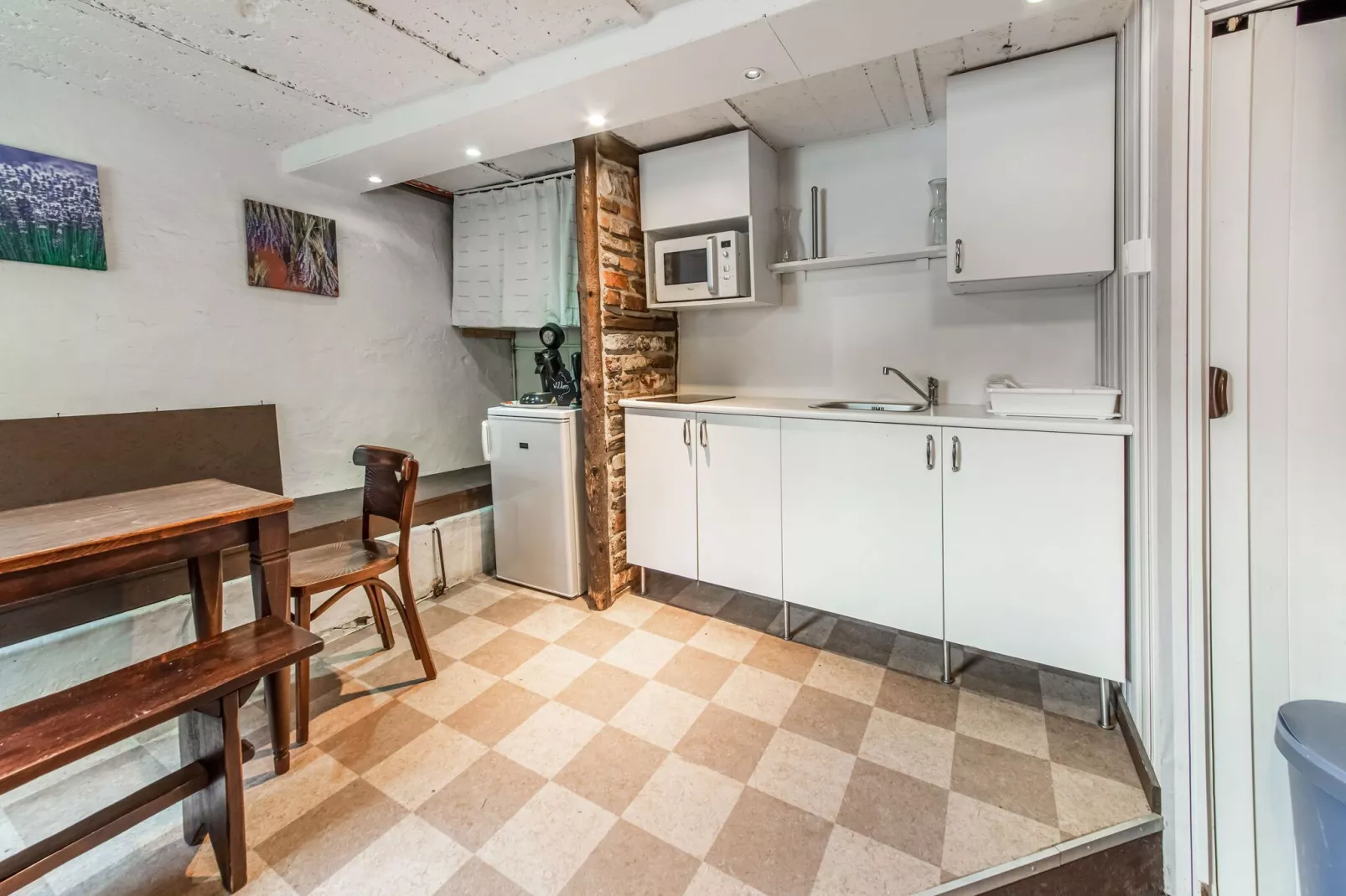 Aux Petits Nutons-Kitchen