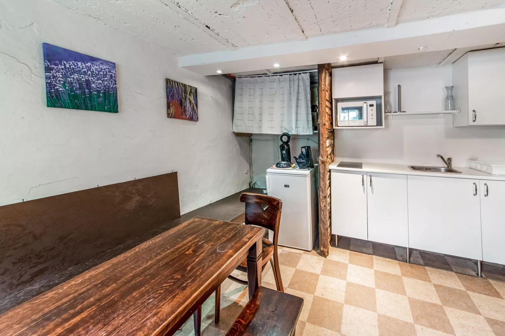 Aux Petits Nutons-Kitchen