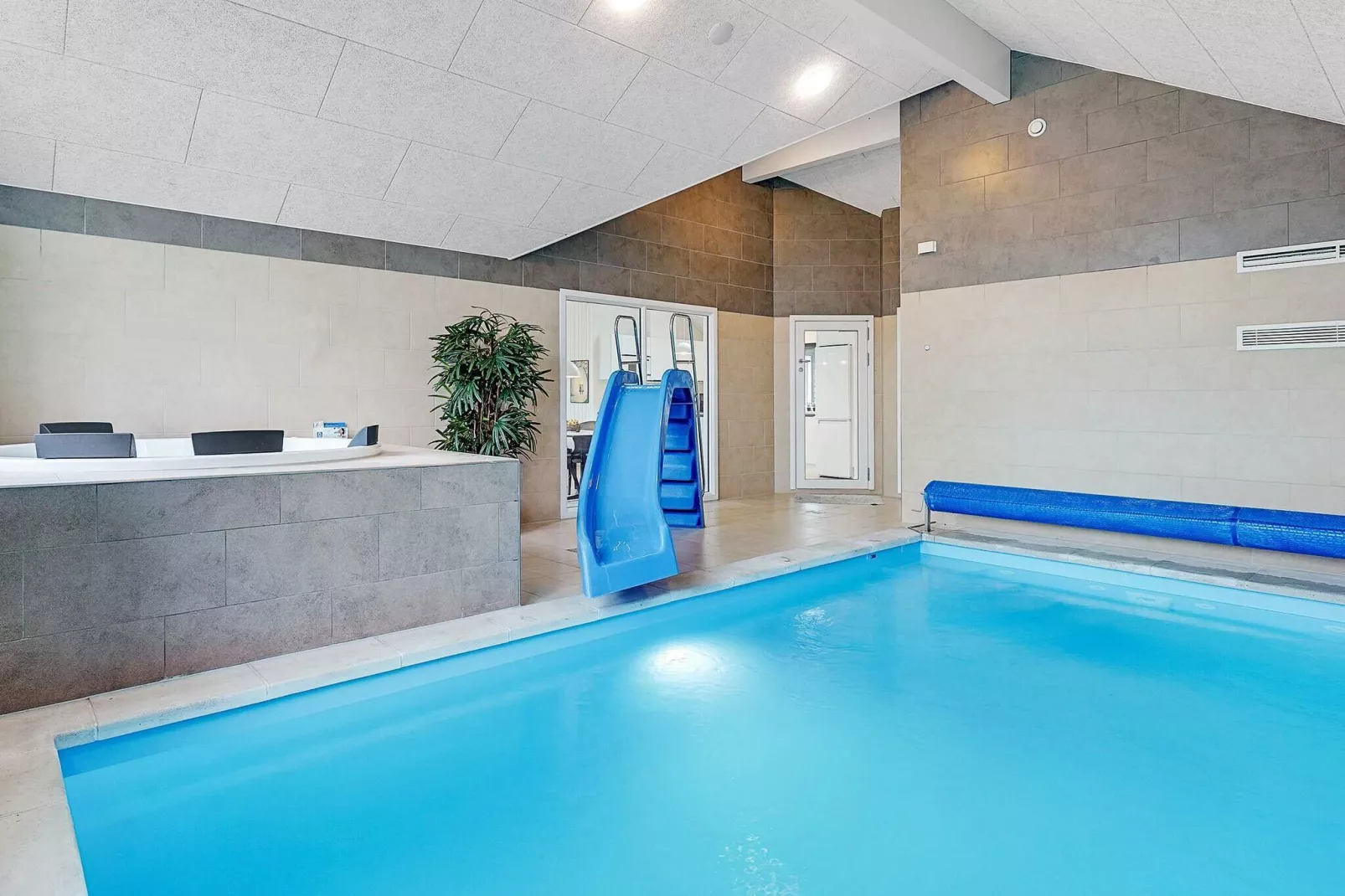 Retraite de luxe sur la plage à Væggerløse-Piscine