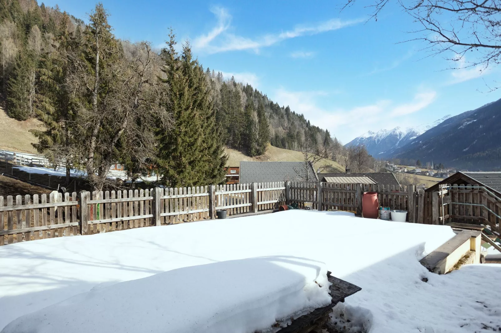 Chalet Jari-Garden winter