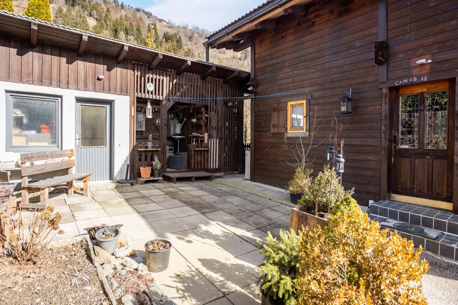 Chalet Jari-Exterior winter