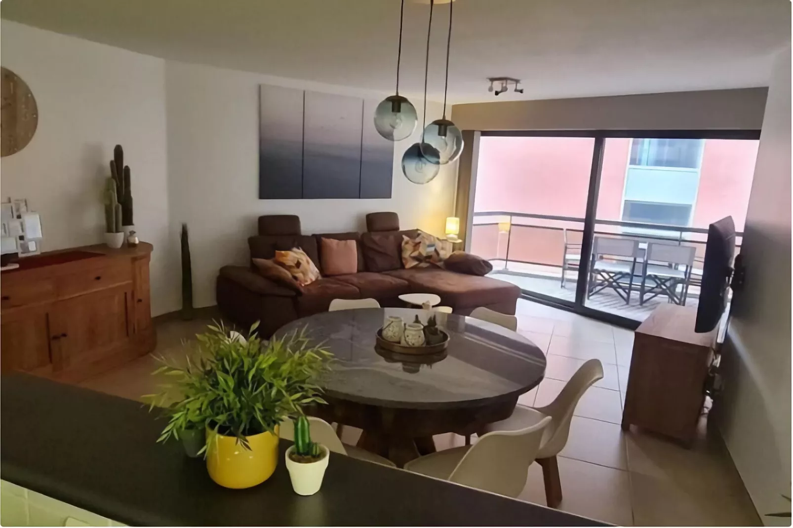 Central Place-Living room