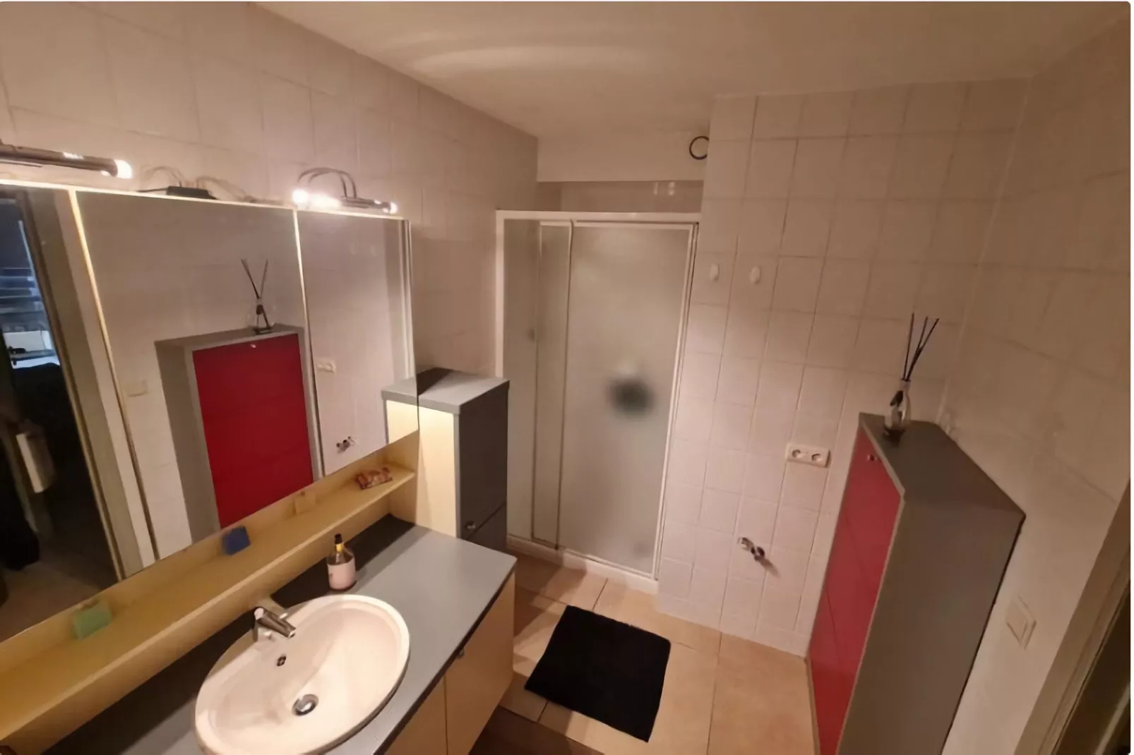 Central Place-Bathroom