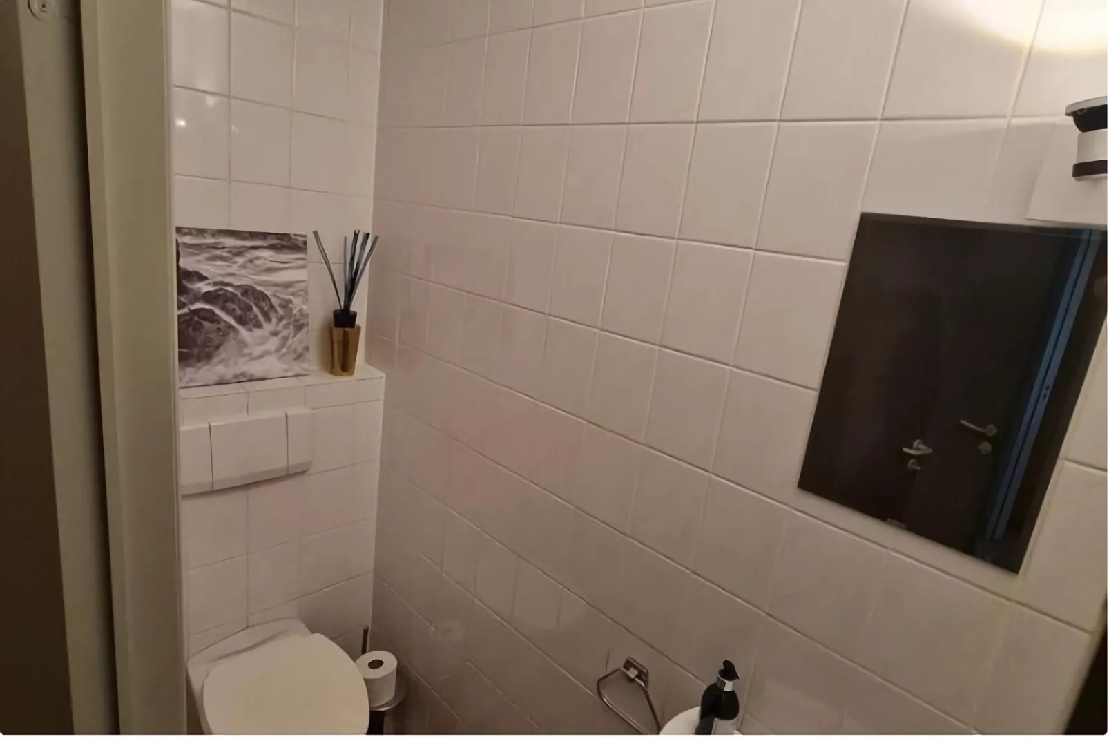 Central Place-Bathroom