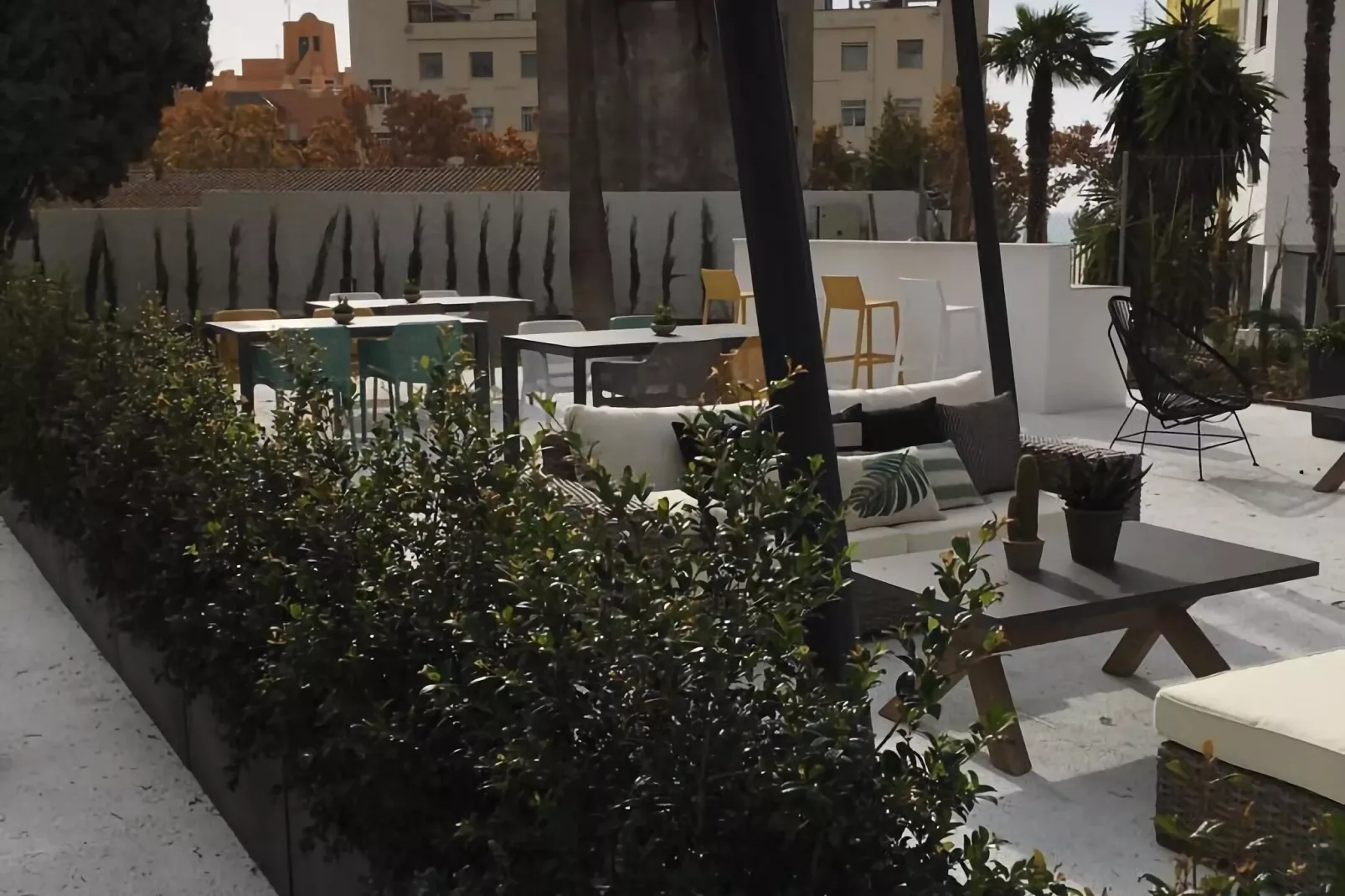 Apartamento Port Avenue - Gardens in summer