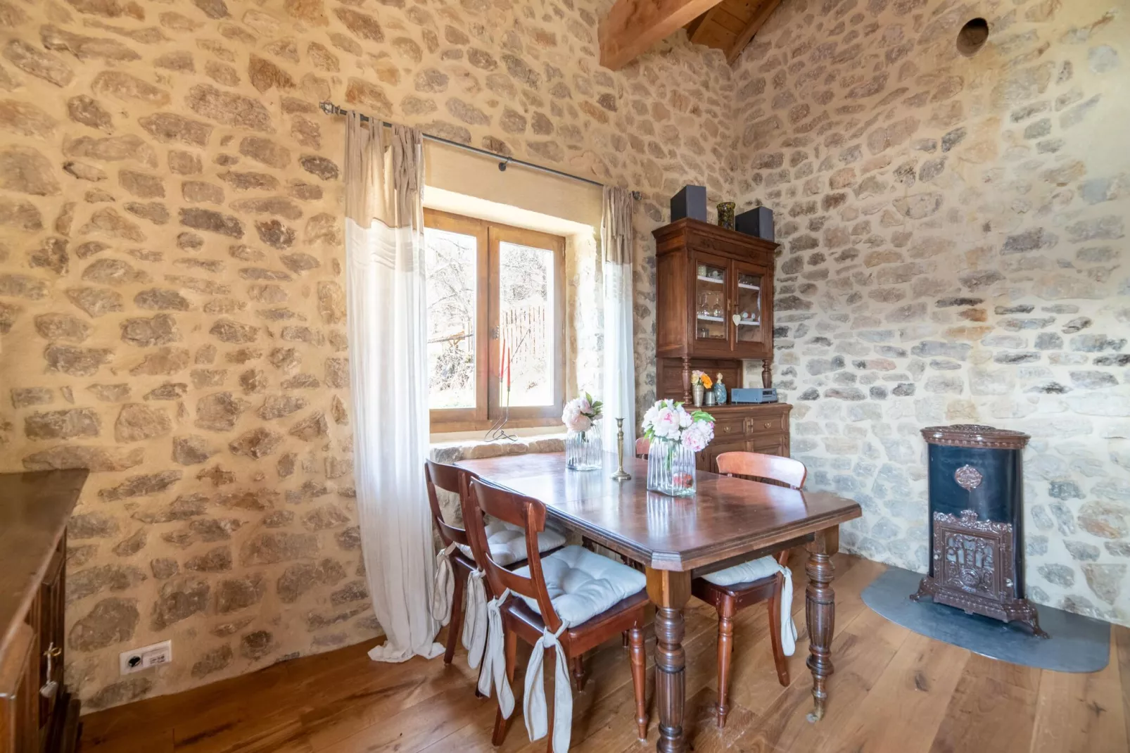 Guesthouse St Basile-Salle à manger