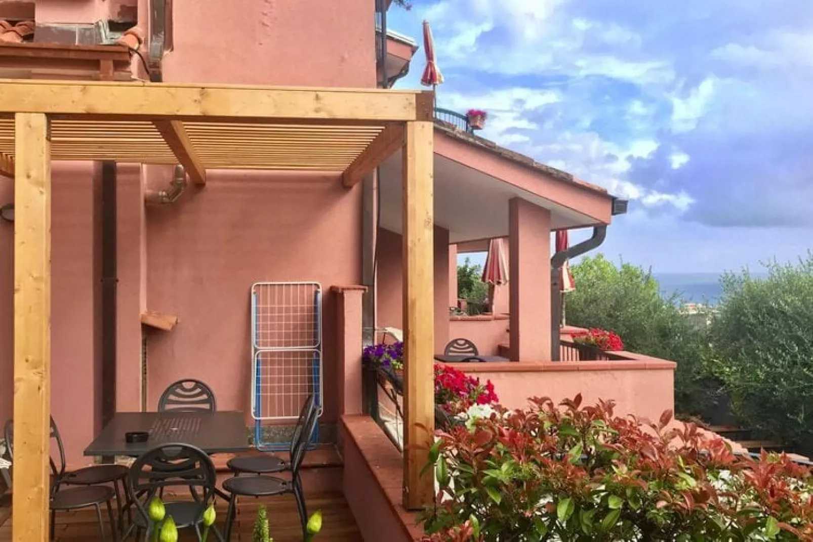 Ferienanlage Villa Giada Imperia - Type Trilocale Plus Rosa TR2 / C6 plus-Exterior summer