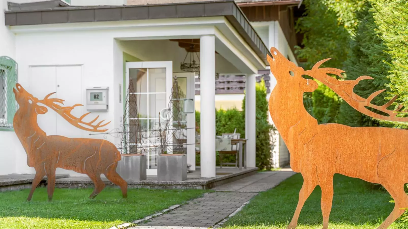 Landhaus Leitzinger OG1-Gärten Sommer