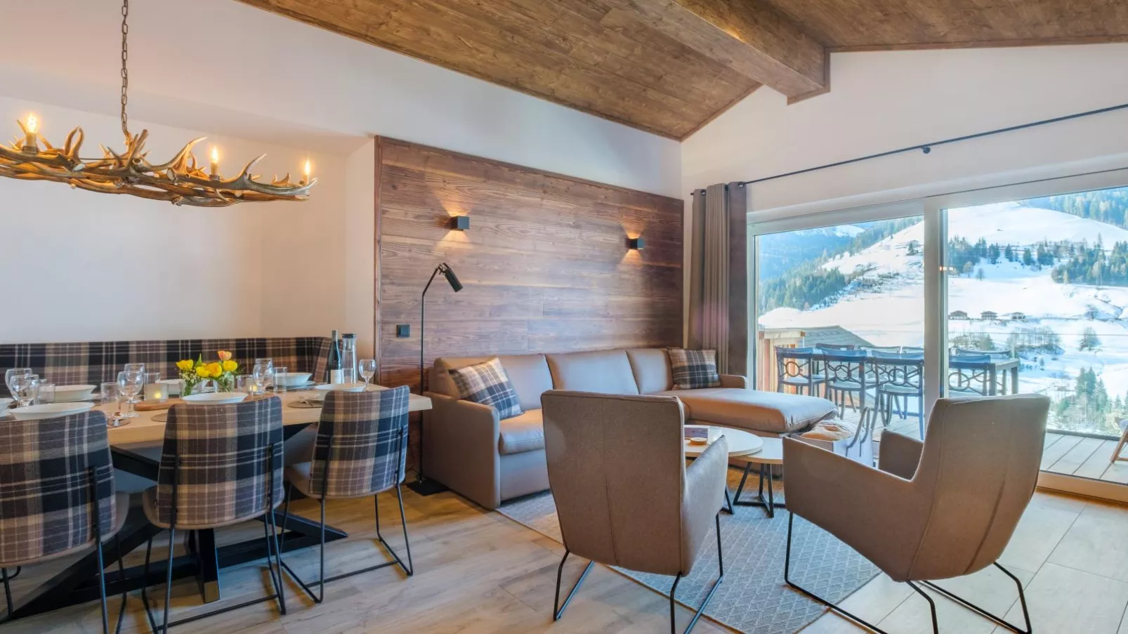 Sonnblick Top 6-Dining room