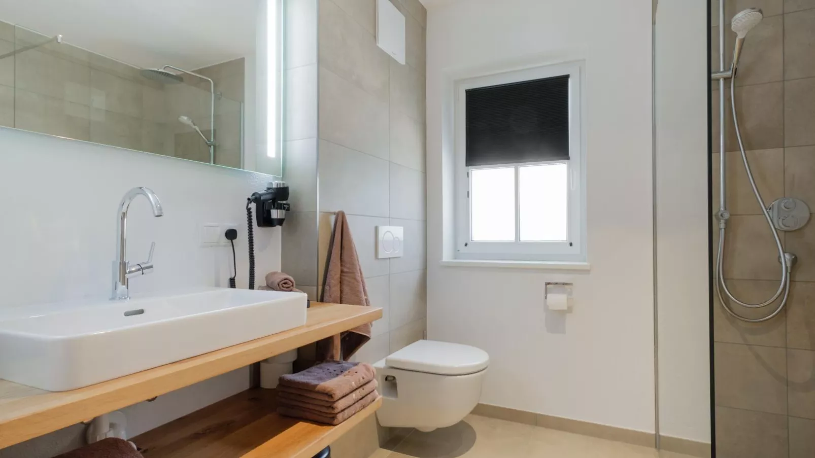 Sonnblick Top 6-Bathroom