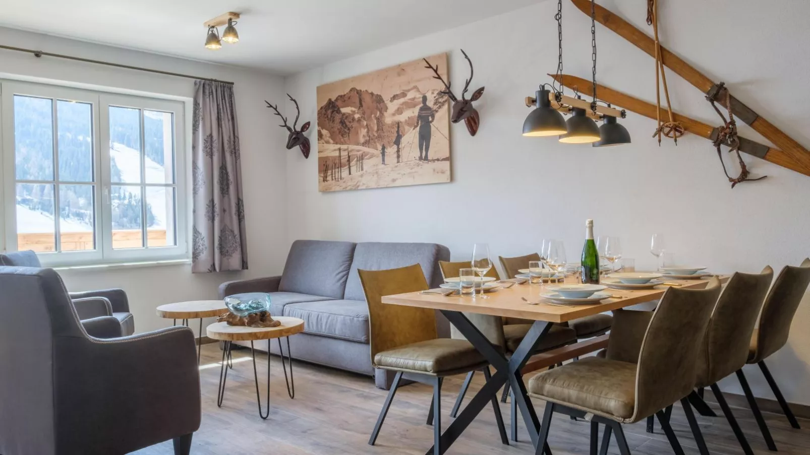 Tauernsuites Sonnblick Top 4 und 5-Esszimmer