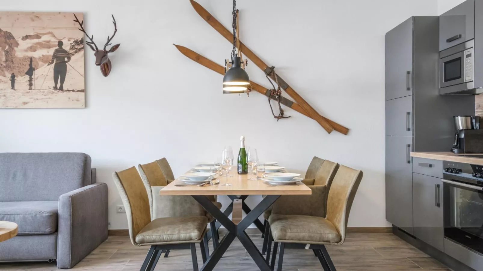 Tauernsuites Sonnblick Top 4 und 5-Esszimmer