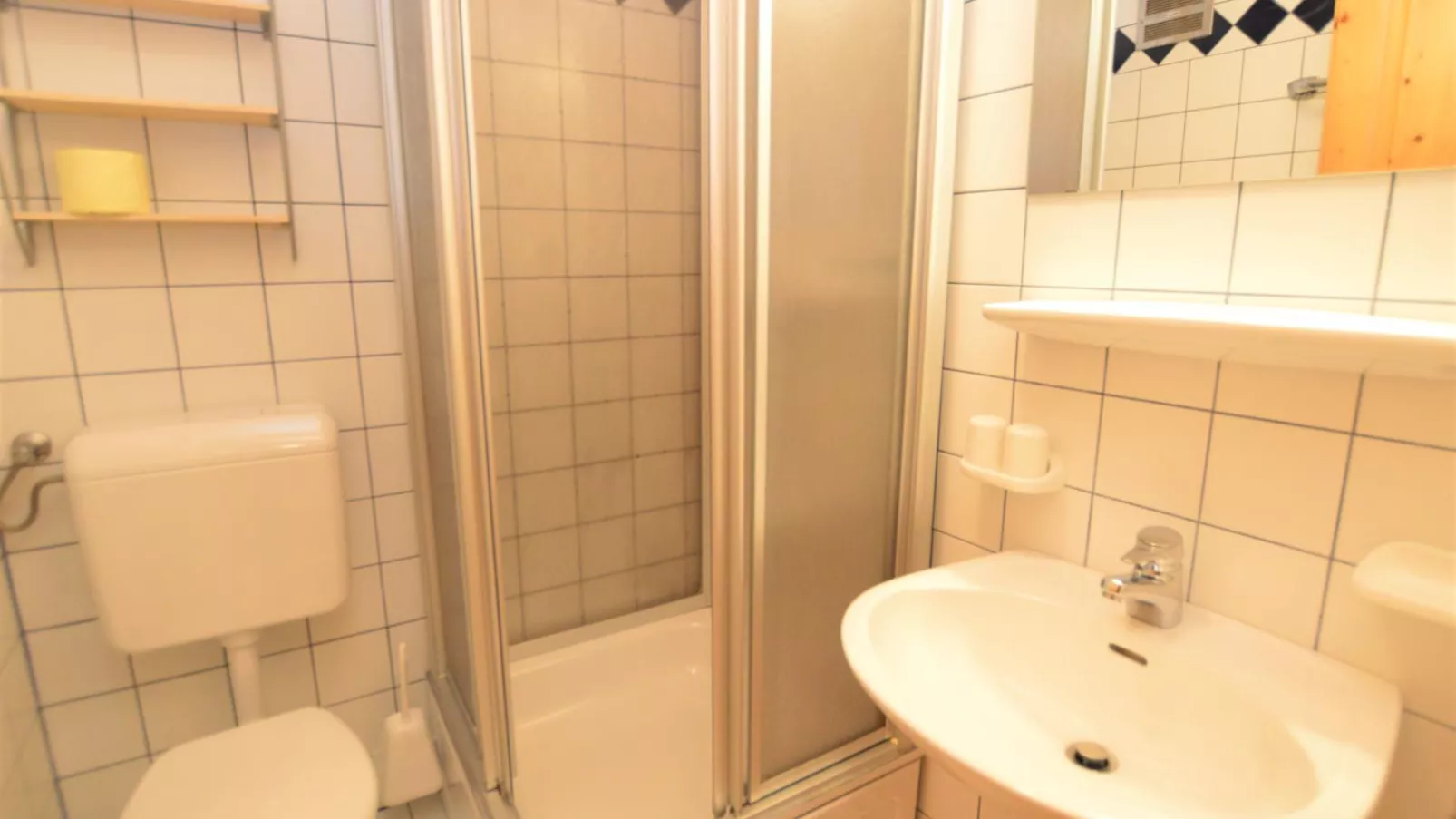 Elsa Flachau-Bathroom