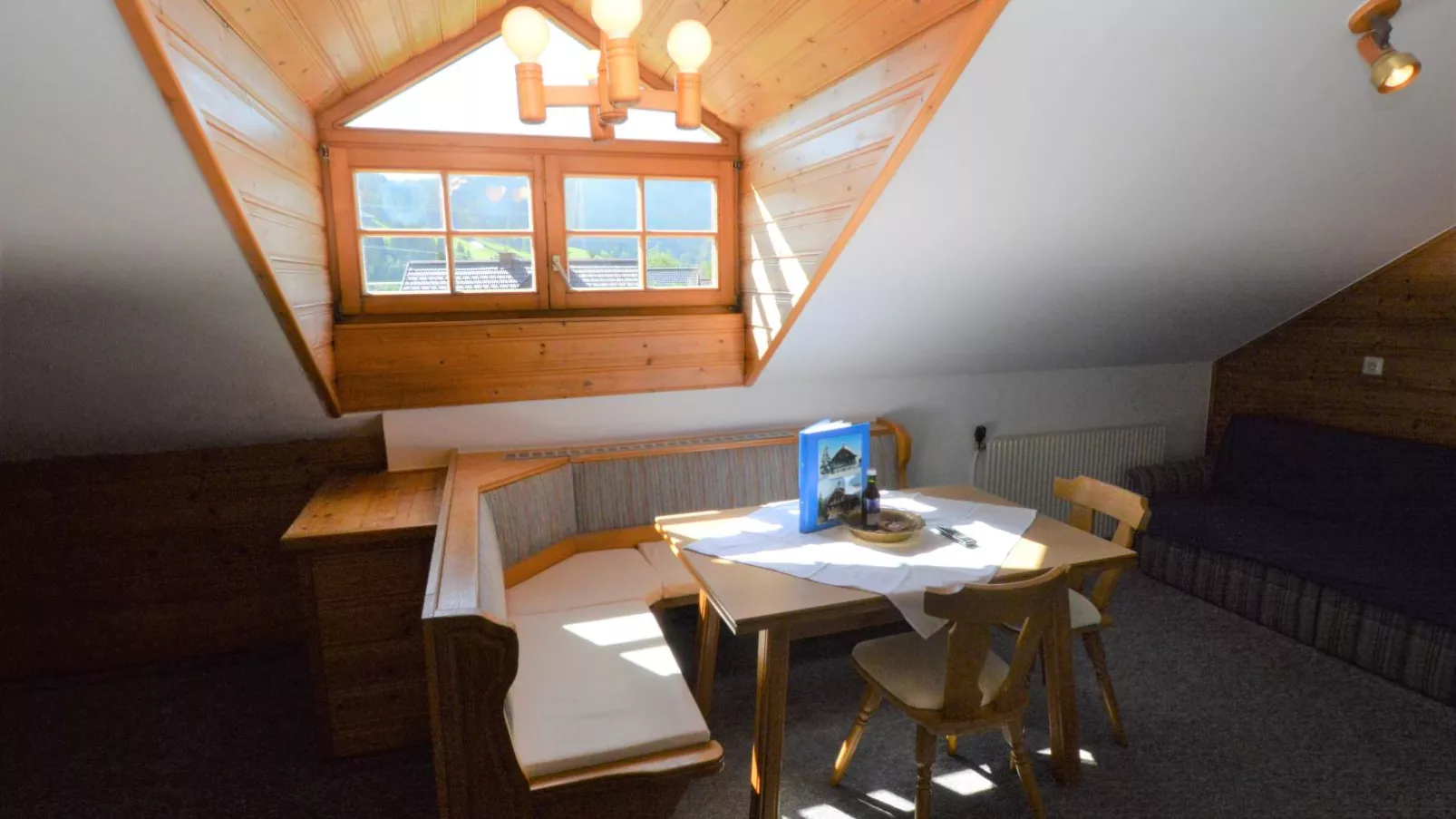 Illusion-Dining room