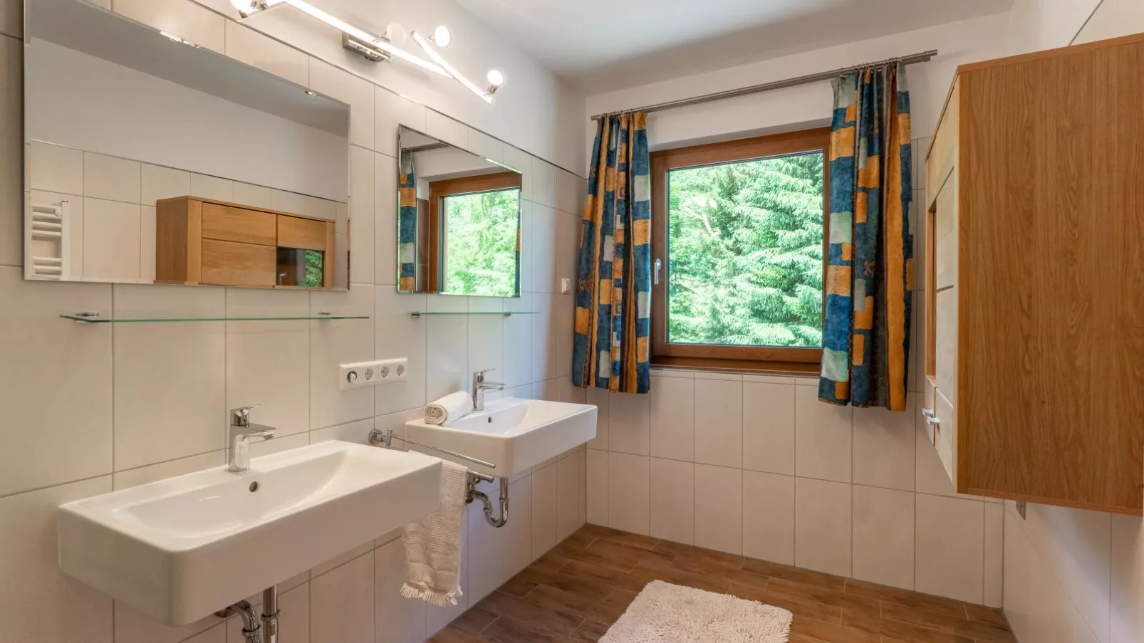 Hoellerhof Luxe-Bathroom