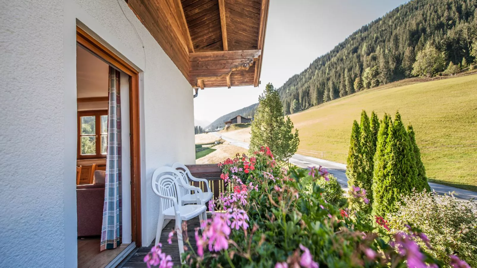 Pistenblick Forstau-Terrace balcony