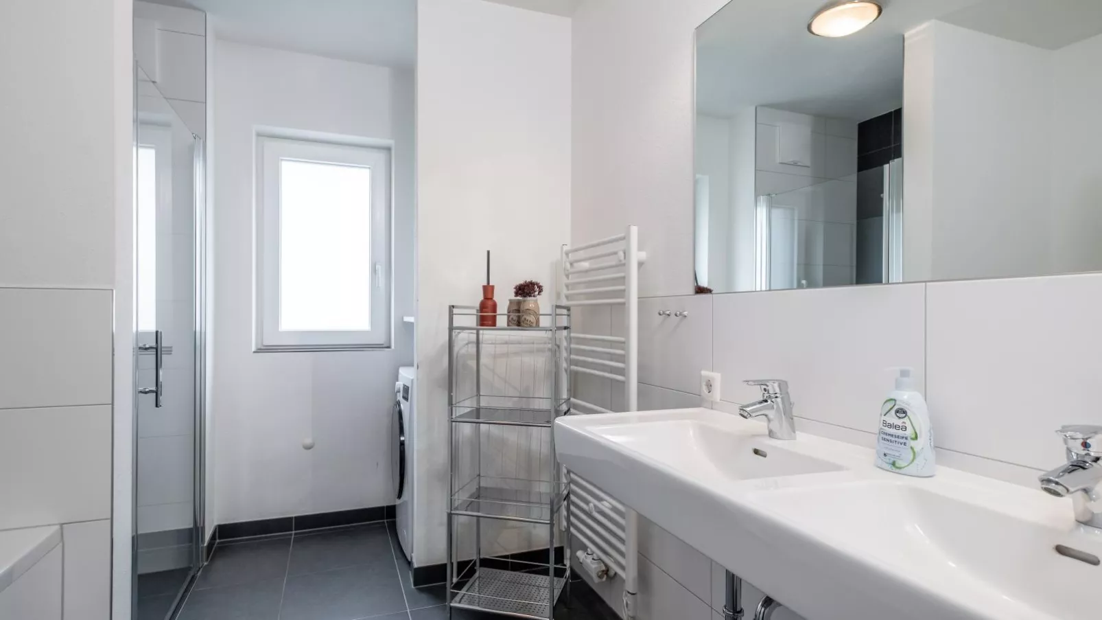 Panorama Top  2-Bathroom