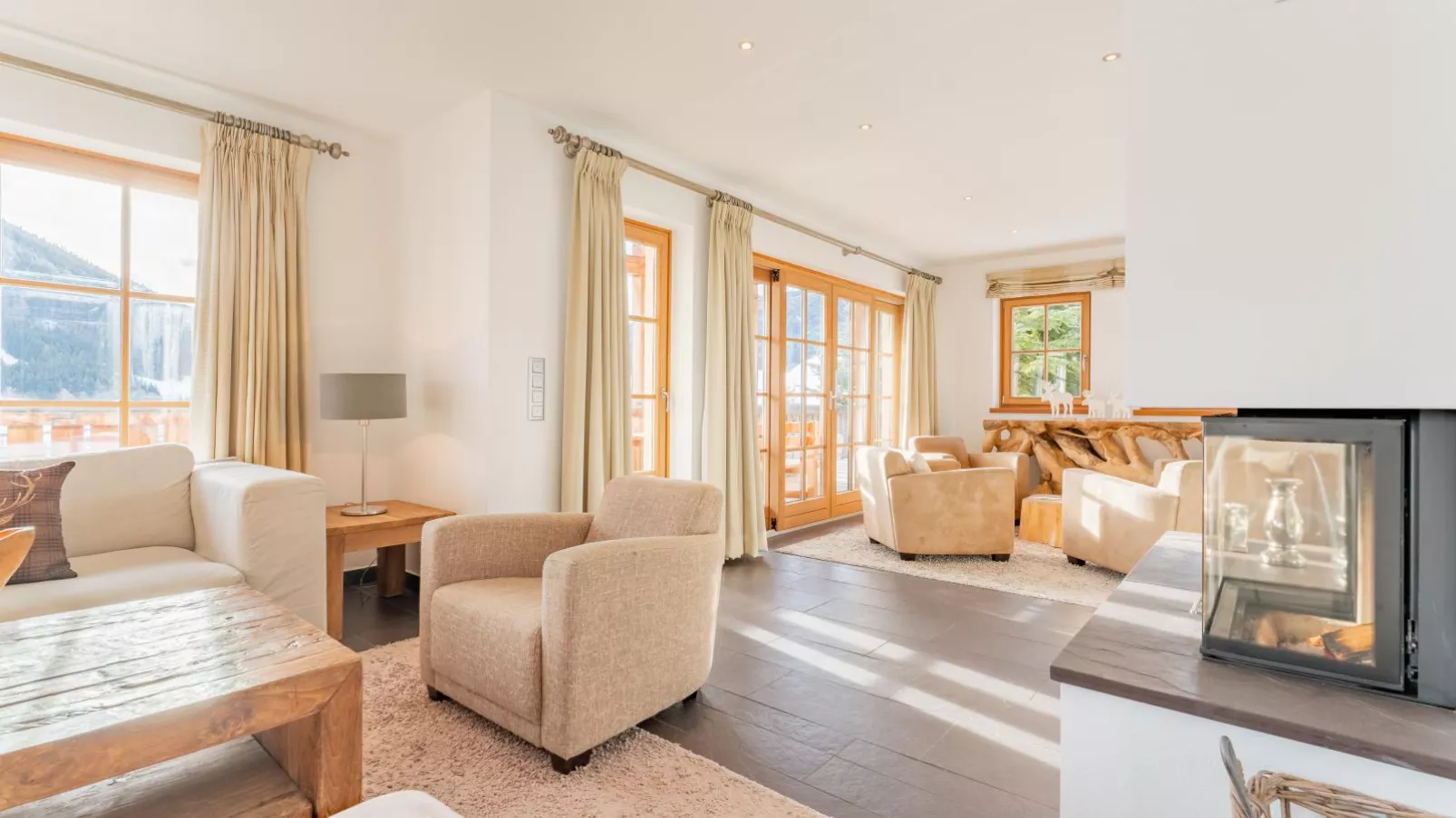 Bellevue-Living room
