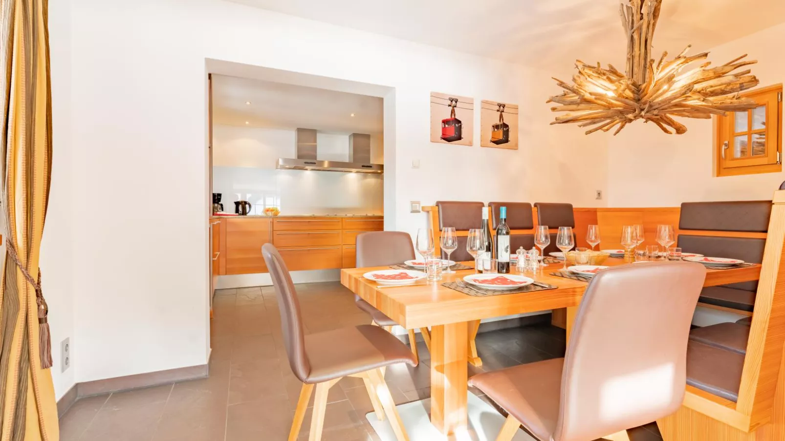 Bellevue-Dining room