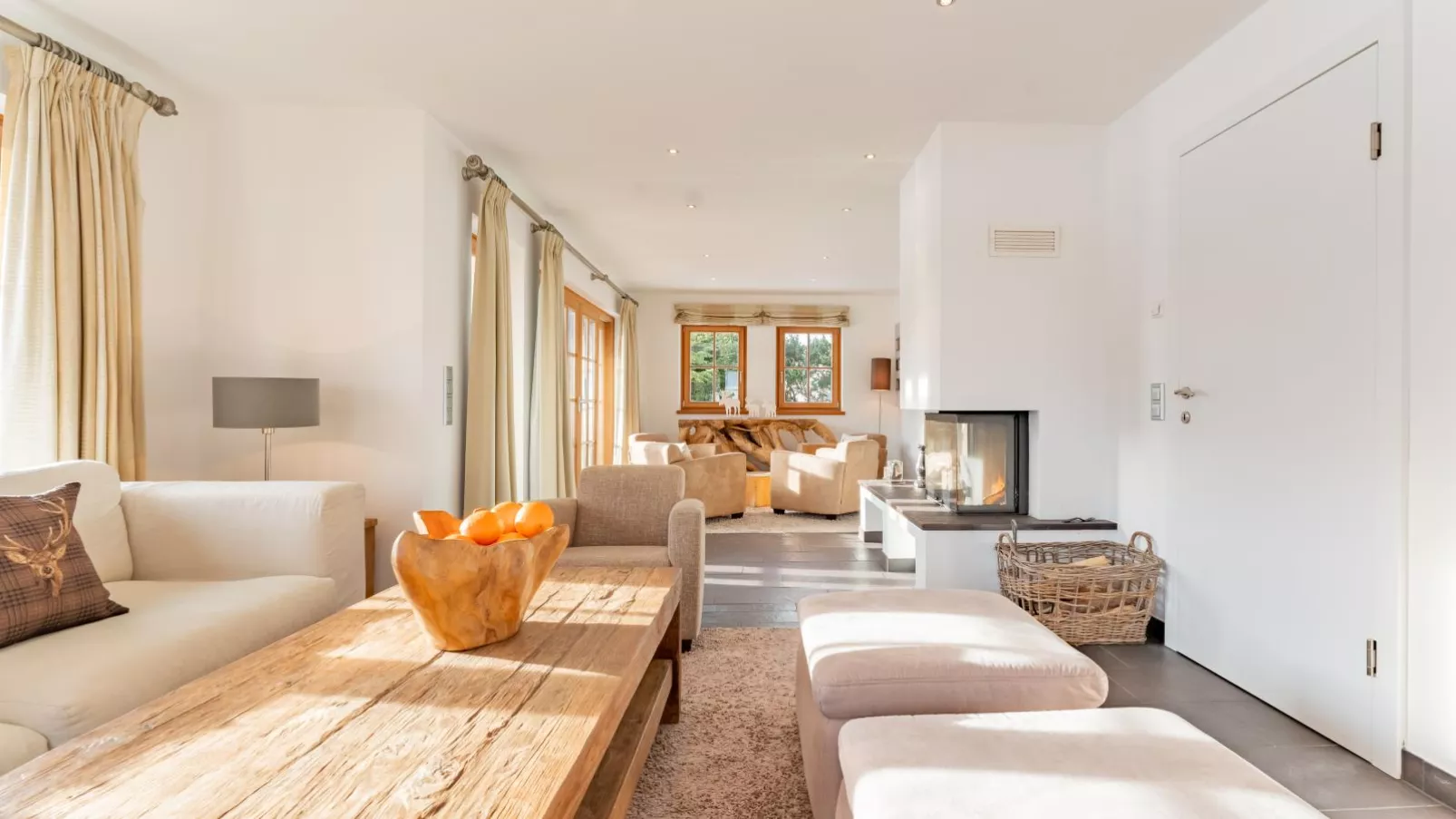 Bellevue-Living room