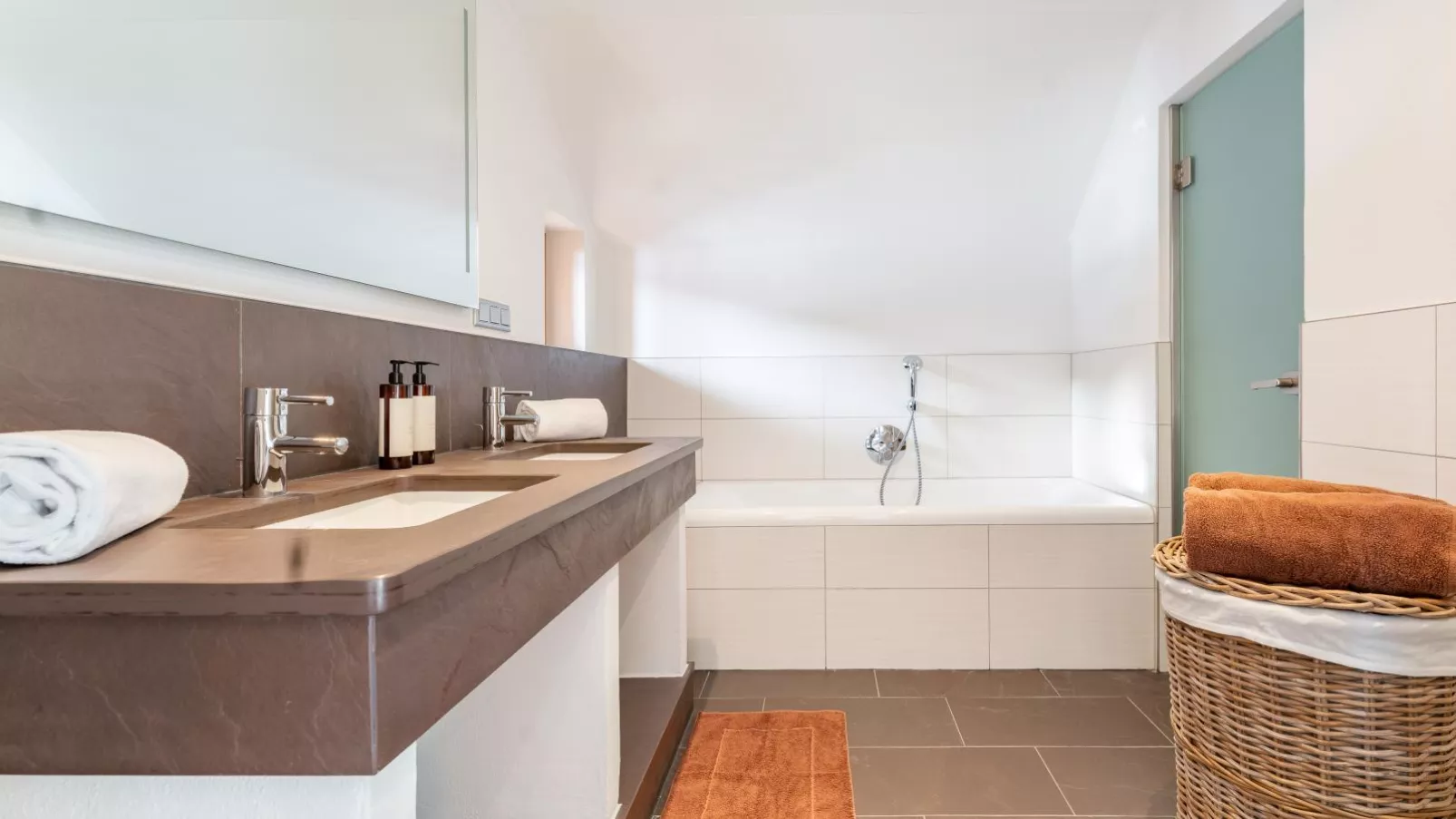 Bellevue-Bathroom